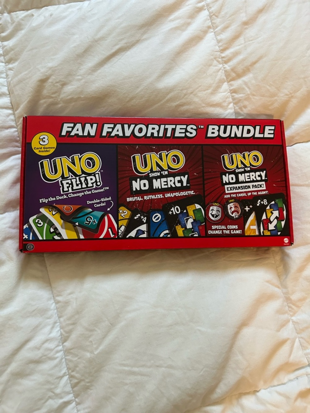 UNO Fan Favorites Bundle - Red Game Box